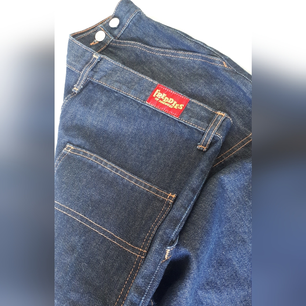 Freddie's of Pinewood ladies jeans size 32L.  New, never worn, but no tags